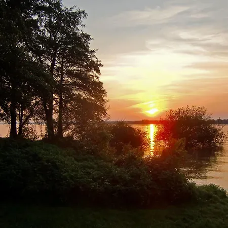 Seekiste Seeufervilla